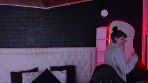 Allison  online show from January 22, 2025, 1:20 am