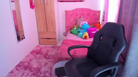 giaaaa   online show from December 16, 2024, 3:00 pm