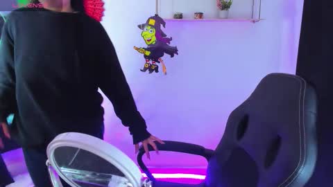 giaaaa   online show from October 20, 2025, 10:54 pm