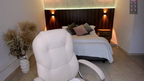 Gia lowry online show from February 7, 2025, 3:12 am