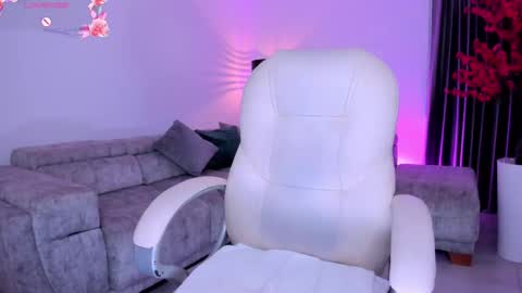 Gia lowry online show from March 8, 2025, 6:43 am