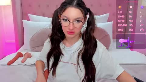 Gia online show from March 9, 2025, 11:56 pm