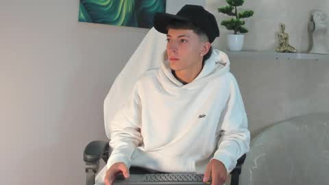 Snapshot of gian_rossii chatting on June 3, 2026, 11:13 am GIAN online show from June 3, 2026, 11:13 am