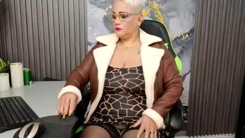 Snapshot of gianellacox chatting on February 19, 2026, 12:45 pm online show from February 19, 2026, 12:45 pm