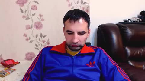 Gianni online show from November 26, 2025, 5:58 pm