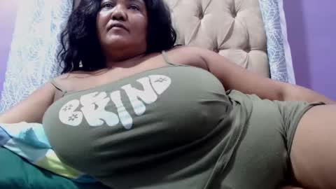 gianttitts online show from March 2, 2025, 9:01 pm