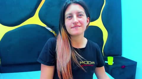 GiaRoussel online show from February 25, 2025, 5:15 pm