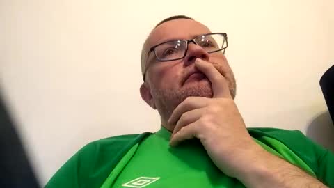 giddyup2222222 online show from April 5, 2026, 7:27 am