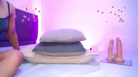 Snapshot of gigi_big_ass chatting on January 12, 2025, 11:36 pm alizzon online show from January 12, 2025, 11:36 pm