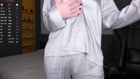 gigihadd online show from February 19, 2026, 3:41 pm