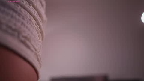 GIGI online show from April 6, 2026, 1:36 am