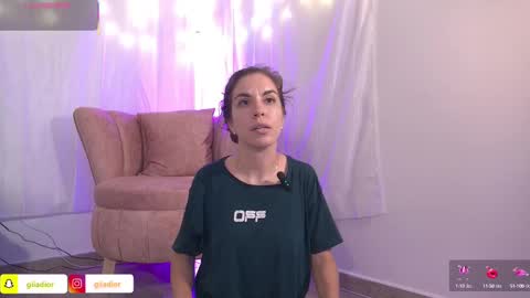 GiiaDior online show from October 16, 2025, 3:18 am