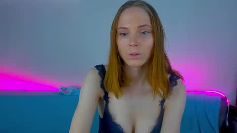 Snapshot of gina_lovelyy chatting on October 9, 2025, 11:30 am Gina online show from October 9, 2025, 11:30 am
