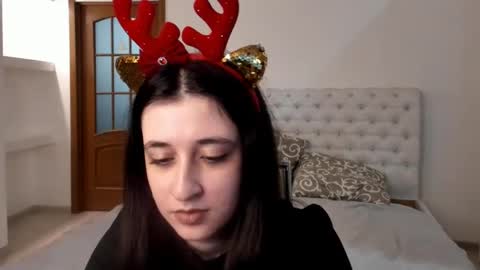 Kate online show from January 4, 2025, 1:42 pm