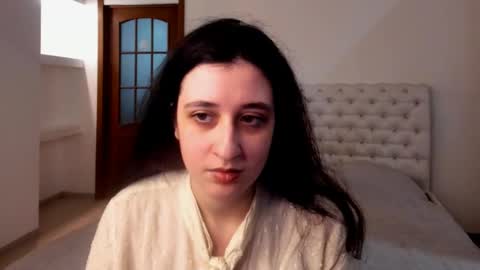 Kate online show from February 14, 2025, 9:34 am