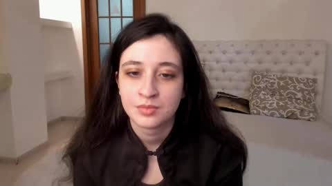 Kate online show from March 6, 2025, 10:09 am