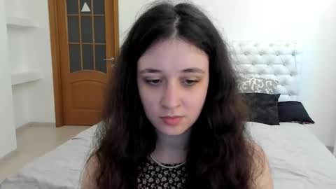 Kate online show from September 14, 2025, 9:41 am