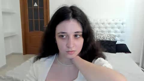 Kate online show from September 15, 2025, 10:37 am