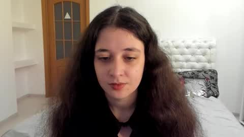 Kate online show from November 3, 2025, 9:21 am