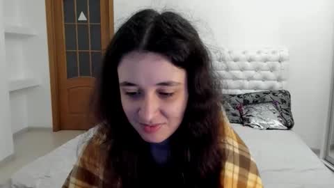 Kate online show from November 6, 2025, 8:37 am