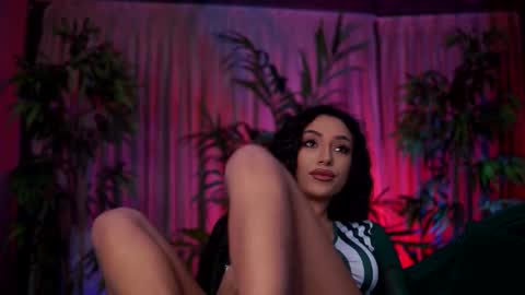 Gina online show from February 10, 2026, 8:02 pm