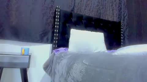 Miss online show from September 18, 2025, 10:01 pm