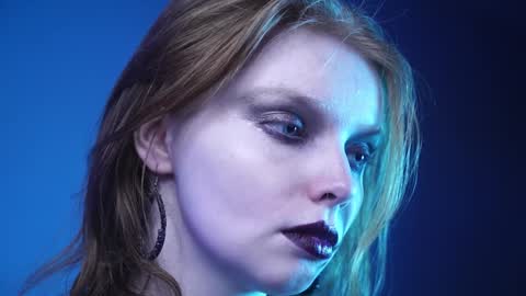        im expecting 350 thumbs up on my altar   online show from January 6, 2025, 10:05 pm