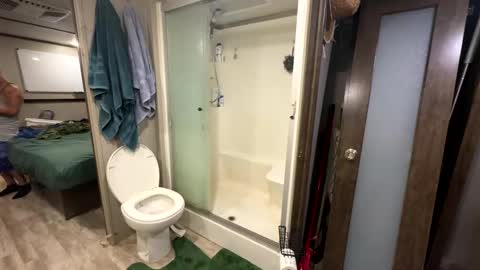 gingerbear3742 online show from October 7, 2025, 5:26 am