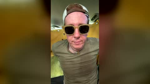 gingerbeer82 online show from May 17, 2026, 1:29 pm
