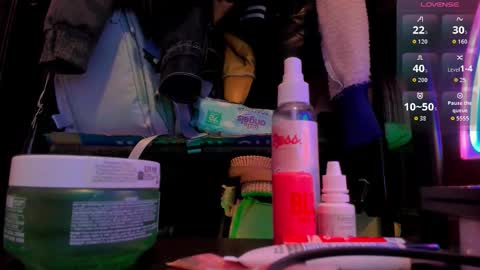 Josh Mills online show from September 17, 2025, 2:13 am