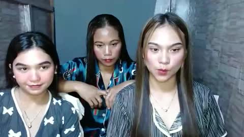 ginna2005 online show from October 7, 2025, 12:13 pm