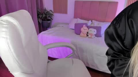 Kendall online show from February 10, 2025, 9:36 am