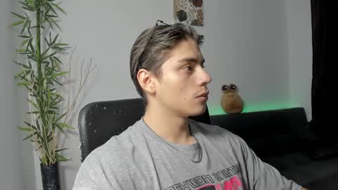 GioRusso online show from December 31, 2024, 2:19 am