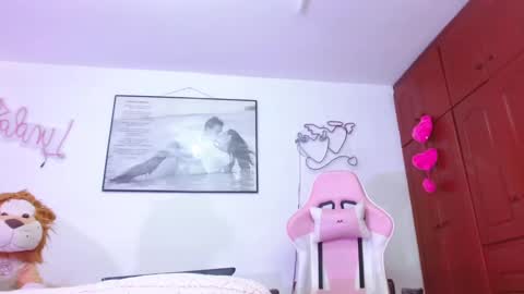 giorgina_montiere online show from October 14, 2025, 2:40 pm