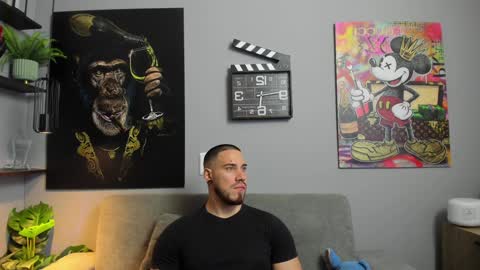 Giorgio leone online show from February 3, 2025, 2:47 am