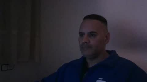 Snapshot of gioshadow chatting on December 21, 2024, 8:21 pm gioshadow online show from December 21, 2024, 8:21 pm