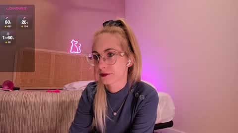 Nikki online show from February 28, 2025, 4:20 pm