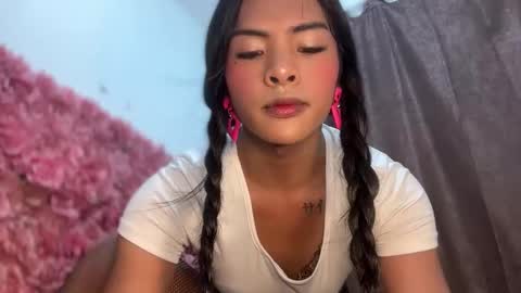 queen ronna online show from September 20, 2025, 5:14 pm