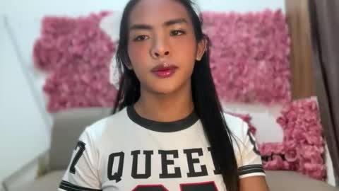 queen ronna online show from September 30, 2025, 4:34 pm