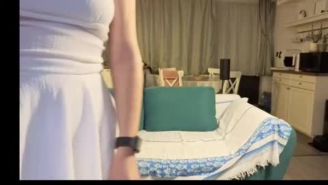 Girlfriend online show from January 13, 2026, 3:28 pm