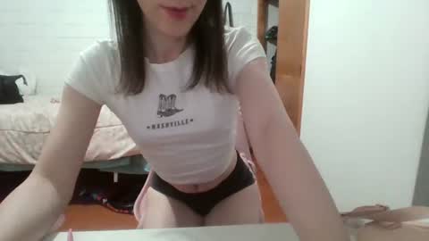 girllytrans online show from November 17, 2025, 4:18 am