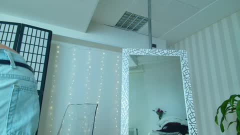 Hanna online show from February 19, 2025, 1:28 pm