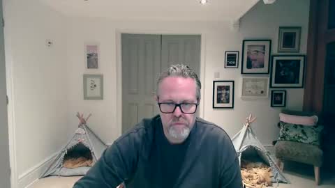 girlsandbikes online show from January 7, 2026, 11:40 pm