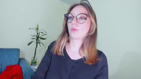 Maze    Thumbs up online show from January 10, 2025, 2:14 am