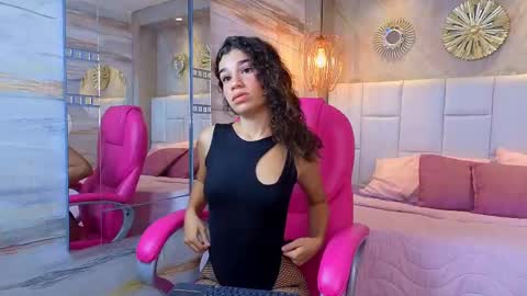 girlsweetgb online show from September 25, 2025, 6:22 pm