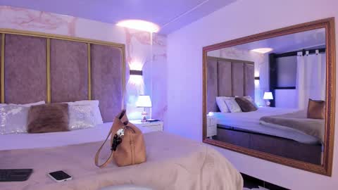     online show from October 25, 2025, 10:45 am