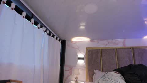     online show from November 27, 2025, 11:01 am