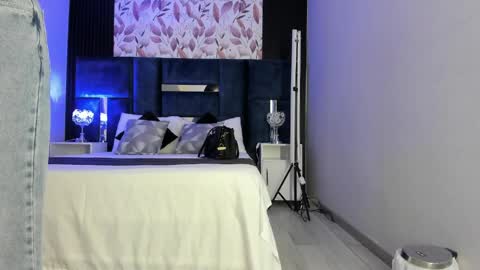     online show from March 27, 2026, 10:15 am