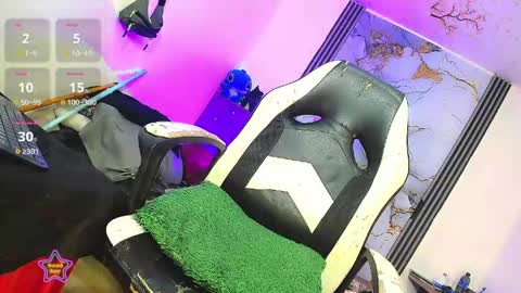 Snapshot of gisele_fox chatting on May 21, 2026, 11:01 pm Gisel online show from May 21, 2026, 11:01 pm