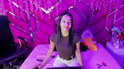 gisell_squirt online show from October 10, 2025, 11:31 am
